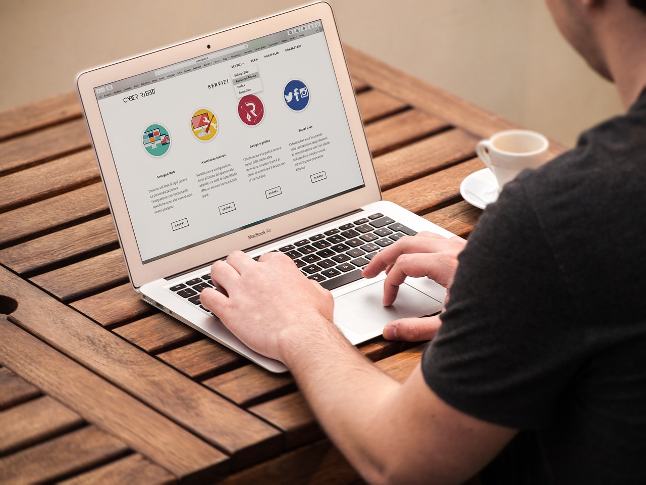 How to Design A Website (Step-by-Step Guide)